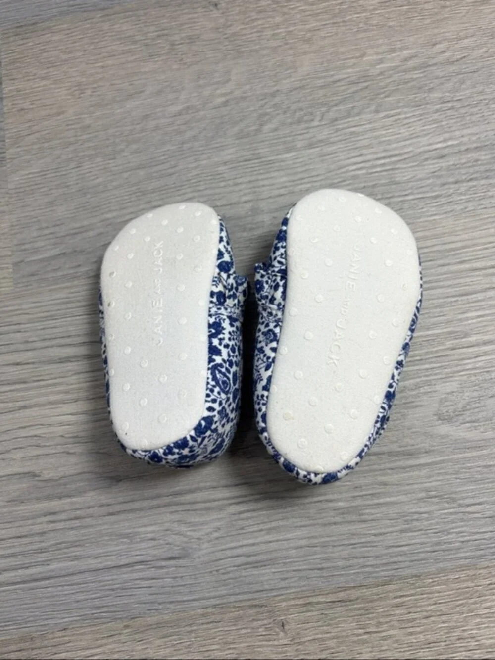 Janie and Jack Blue Floral Mary‎ Jane Baby Shoes 6-12 Months